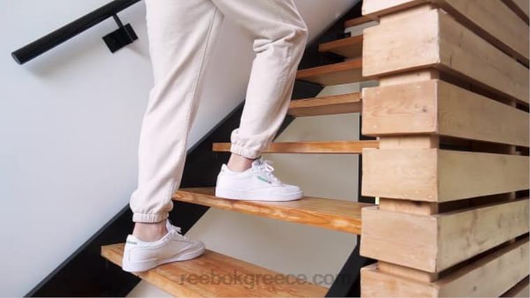 άνδρες λευκό/ναυτικό club c 85 ανδρικά παπούτσια Reebok ND8H1033
